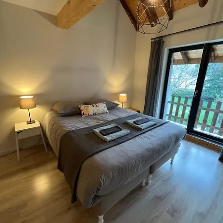 Spacious Town House In The Center Of D'oisans Hébergement de vacances