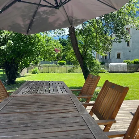 Hébergement de vacances Spacious Town House In The Center Of D'oisans *