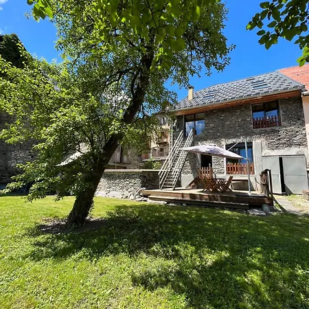 Spacious Town House In The Center Of D'oisans Le Bourg-dʼOisans