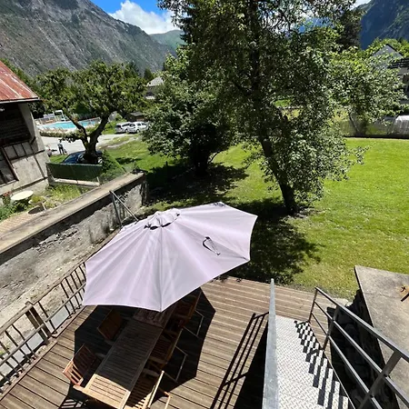 Spacious Town House In The Center Of D'oisans Hébergement de vacances Le Bourg-dʼOisans